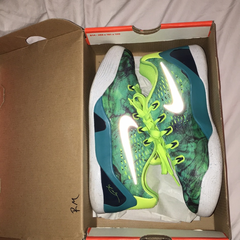 Kobe 9 EM “Easter”